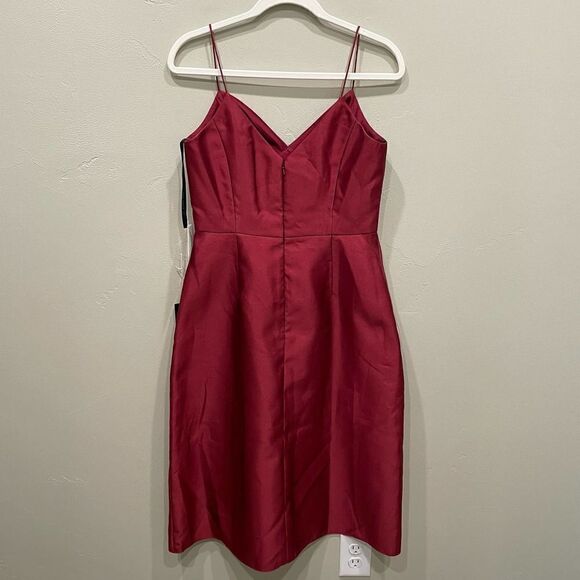 NWT Alfred Sung Draped Faux Wrap V-Neck Burgundy Cocktail Dress - Size: 8 - Picture 3 of 14
